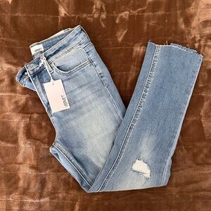 Vervet Straight Leg Crop